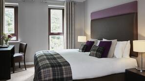 In-room safe, iron/ironing board, free WiFi, linens