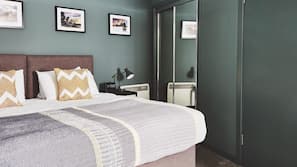In-room safe, iron/ironing board, free WiFi, linens