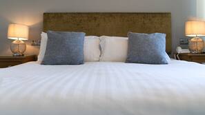 Desk, iron/ironing board, free WiFi, linens