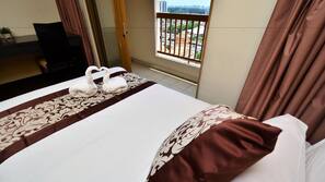 In-room safe, individually decorated, individually furnished, desk