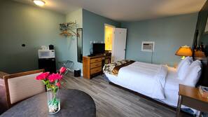 Desk, iron/ironing board, free WiFi
