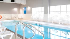 Indendørs pool