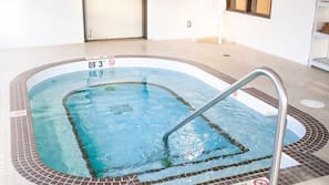 Indendørs pool
