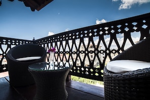 Deluxe Double Room, 1 King Bed | Balcony