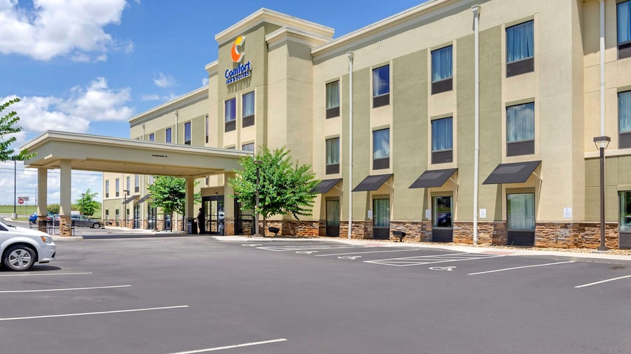 Comfort Inn & Suites Lynchburg Airport - University Area