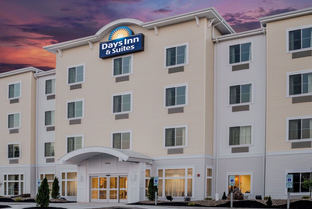 Days Inn By Wyndham Cadiz In New Philadelphia Hotel Rates - 
