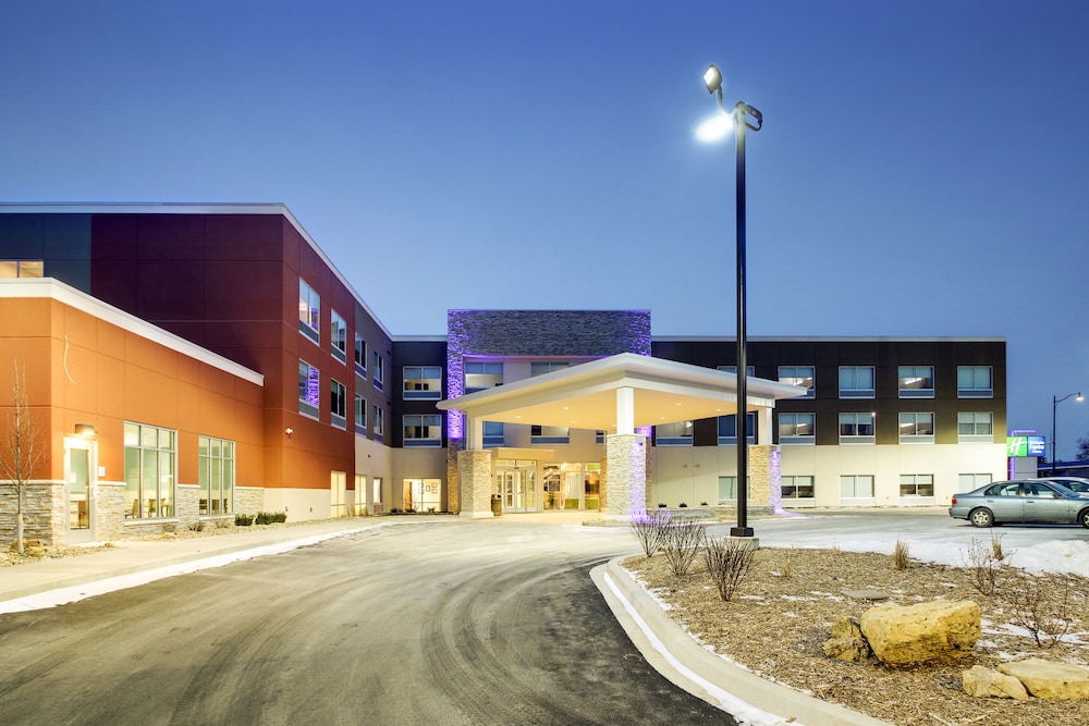 Holiday Inn Express & Suites Galesburg, an IHG Hotel in Galesburg