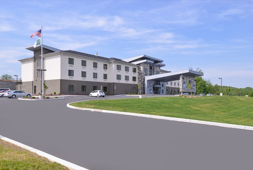 Holiday Inn Express & Suites Shippensburg, an IHG Hotel