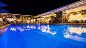 Outdoor pool, free pool cabanas, pool umbrellas