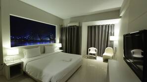 Desk, iron/ironing board, rollaway beds, free WiFi