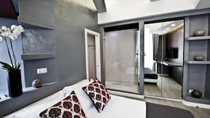 Premium bedding, minibar, in-room safe, desk