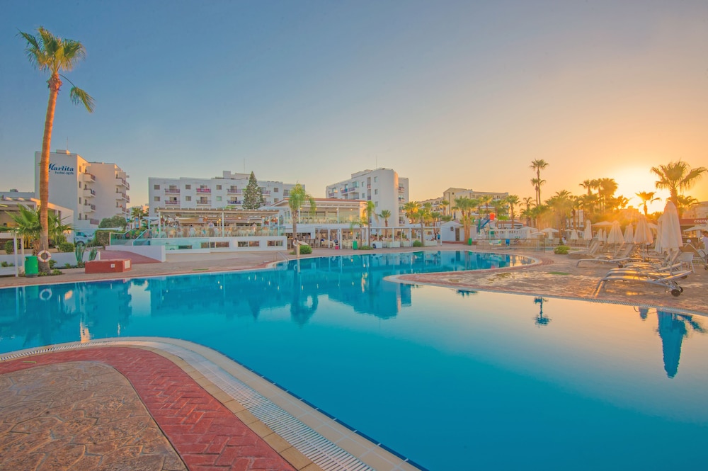 Outdoor pool, Marlita Beach Hotel Apartments