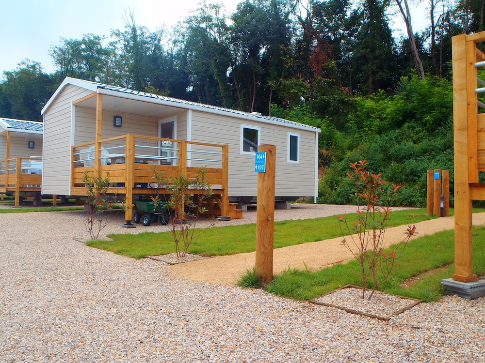 Camping Paris-Est in Champigny-sur-Marne, France