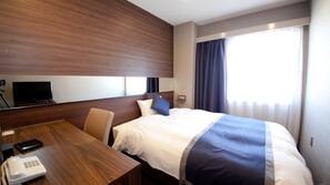 Desk, blackout drapes, iron/ironing board, free WiFi