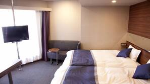 Desk, blackout drapes, iron/ironing board, free WiFi