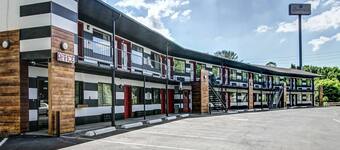 Bob Lewis Ballpark Hotels and Lodges - FREE Cancellation on ...