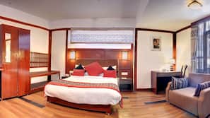 1 bedroom, in-room safe, desk, iron/ironing board