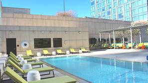 Outdoor pool, cabanas (surcharge), pool umbrellas
