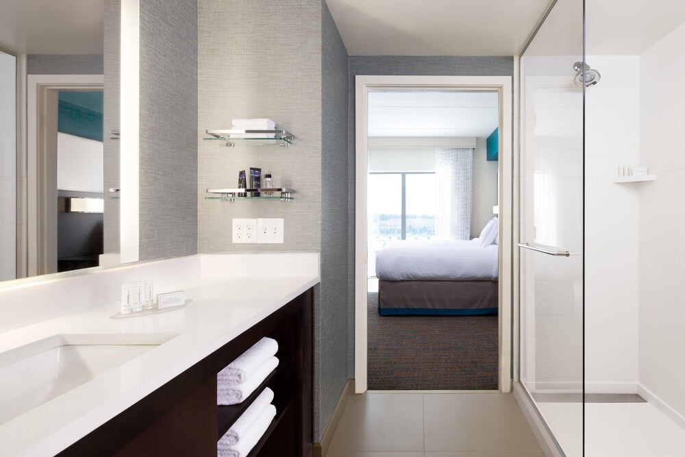 Bathroom, Residence Inn Miami Airport West/Doral