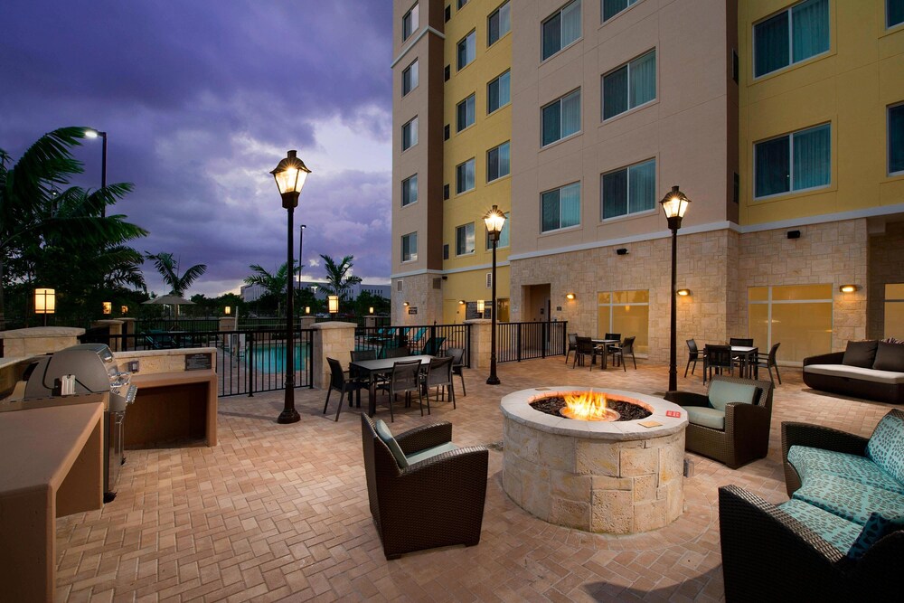 Exterior, Residence Inn Miami Airport West/Doral