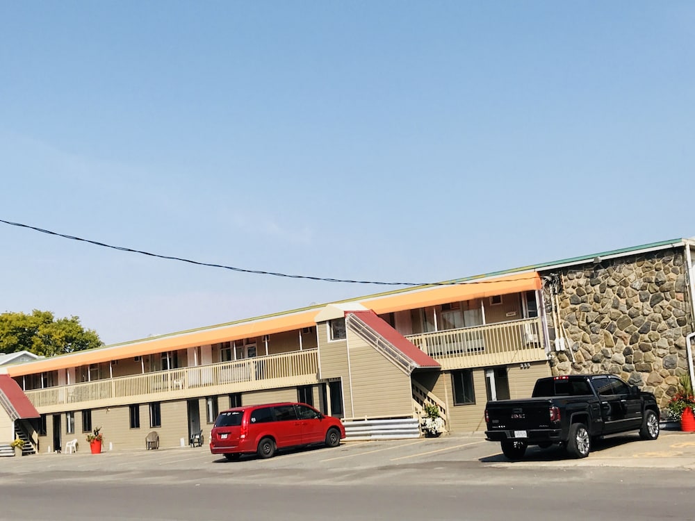 Motel Bellefeuille Deals & Reviews (Trois-Rivieres, CAN) | Wotif