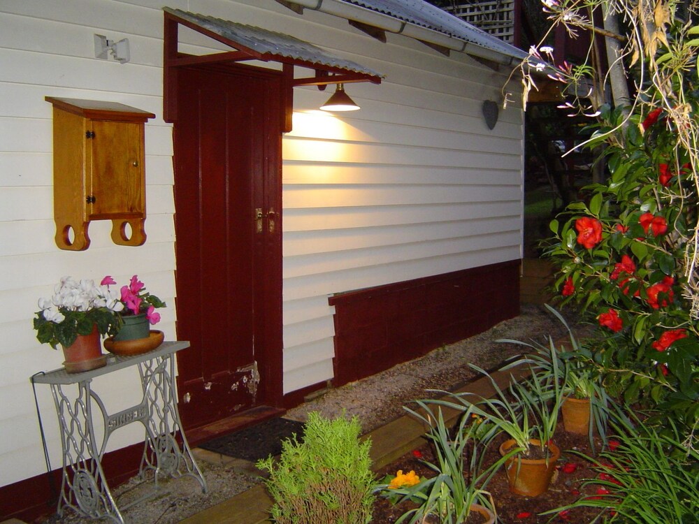 Front of property, Stones Throw Cottage Bed & Breakfast