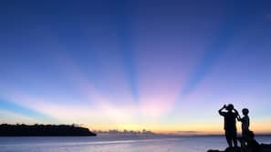 ใกล้ชายหาด, ทรายสีขาว