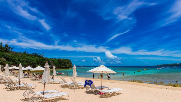 ใกล้ชายหาด, ทรายสีขาว
