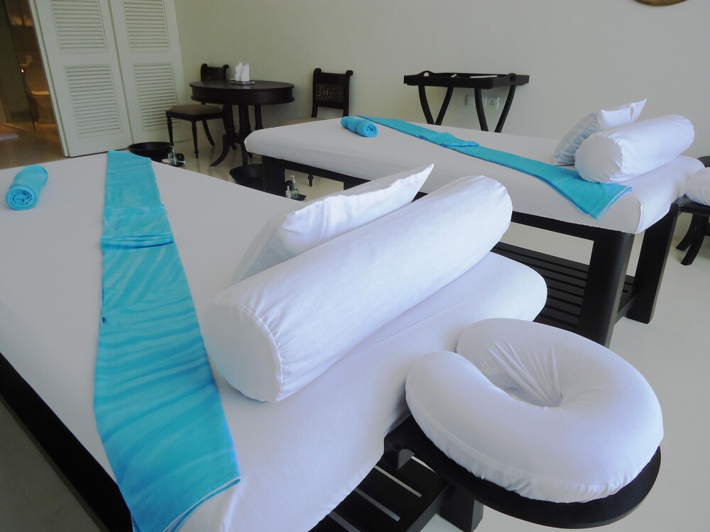 巴厘岛鲁玛鲁韦海滩温泉度假村