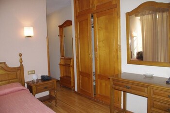 Hotel La Casona De Jovellanos Deals Reviews Gijon Esp - 