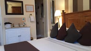 In-room safe, iron/ironing board, free WiFi
