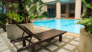 Outdoor pool, pool loungers
