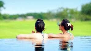Outdoor pool, an infinity pool