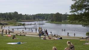 Nær stranden