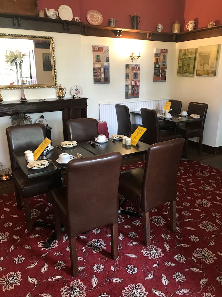 Breakfast area, Barons Court Hotel