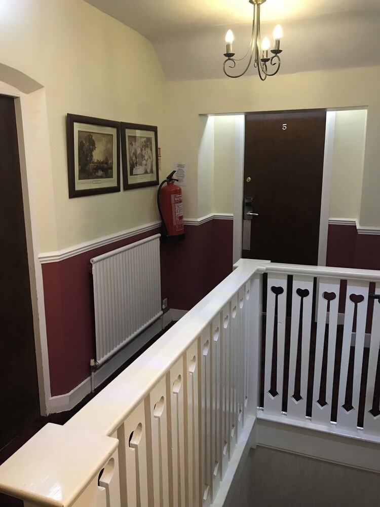 Hallway, Barons Court Hotel