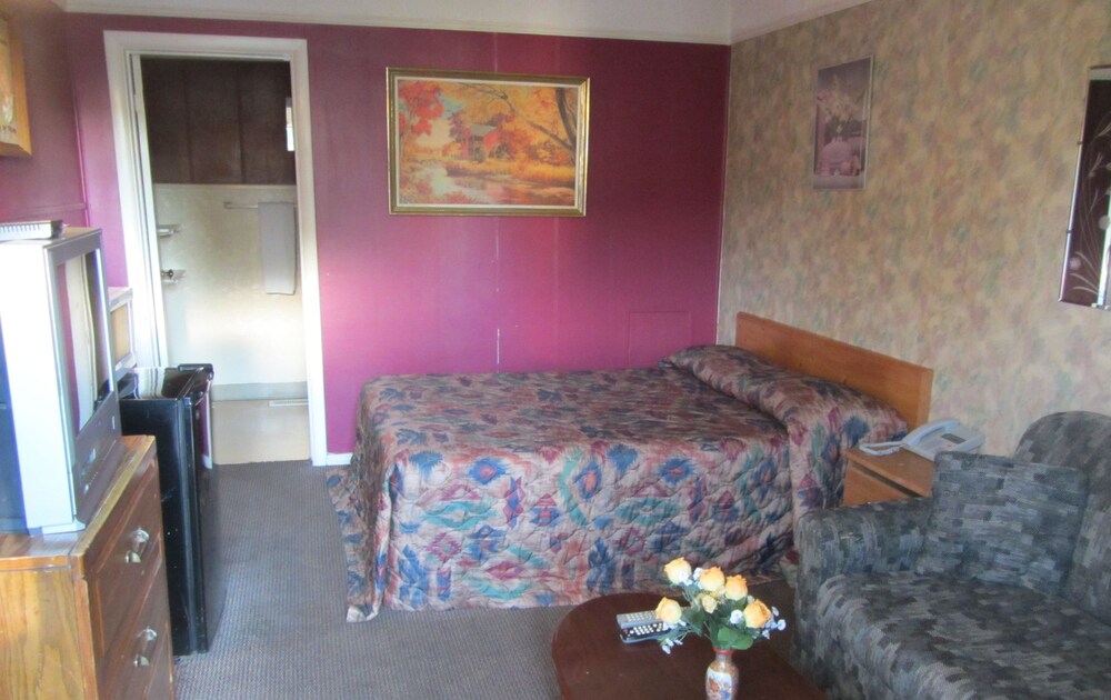 The New Elgin Motel Ontario Canada The New Elgin Motel - Reviews, Photos & Rates | ebookers.com