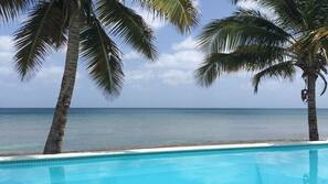 2 piscinas externas, guarda-sóis, espreguiçadeiras