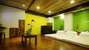 Premium bedding, individually decorated, free WiFi, linens