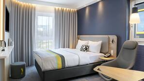 Zimmersafe, Schreibtisch, Verdunkelungsvorhänge, schallisolierte Zimmer