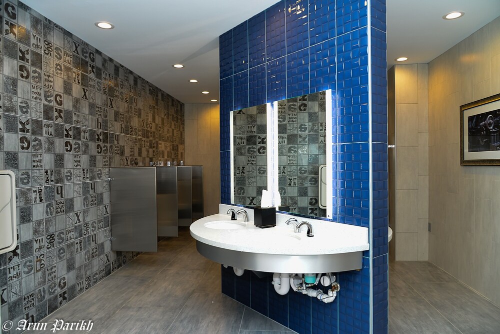 Holiday Inn Houston NE - Bush Airport Area, an IHG Hotel