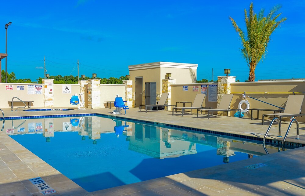 Holiday Inn Houston NE - Bush Airport Area, an IHG Hotel