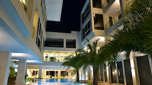 2 outdoor pools, open 8:00 AM to 9:00 PM, pool loungers