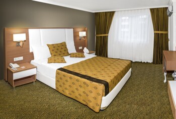 Royal Garden Beach Hotel All Inclusive Reviews Photos Rates Ebookers Com