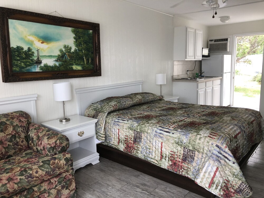 Southold Beach Motel Rooms, Reviews & Deals (Southold, USA) Wotif