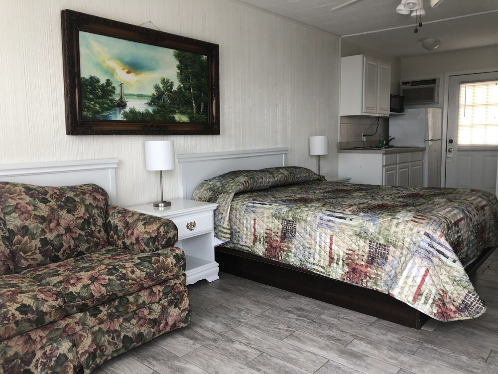 Southold Beach Motel Rooms, Reviews & Deals (Southold, USA) Wotif