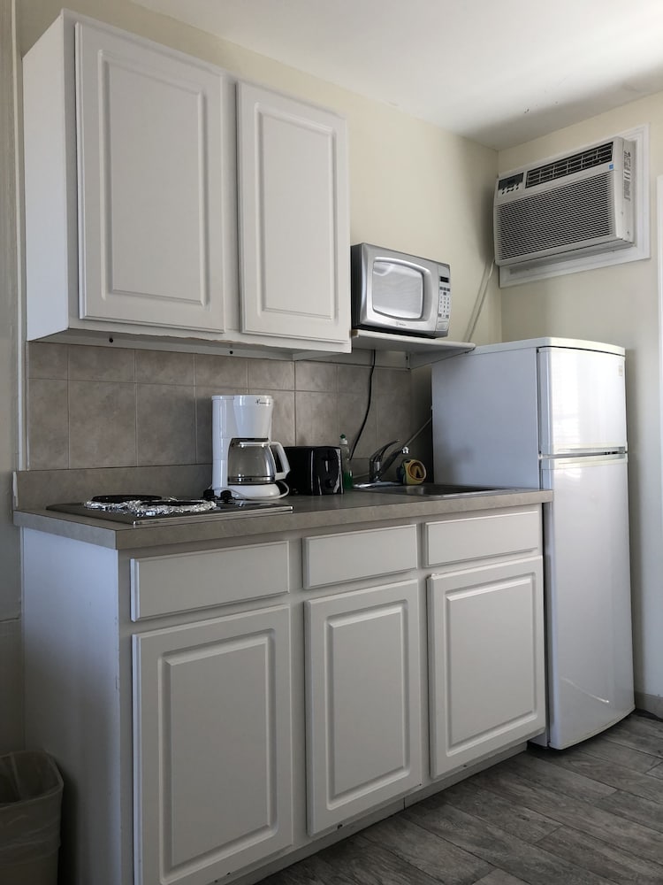 Southold Beach Motel In Best Rates Deals On Orbitz Southold Beach Motel In Best, Hotels With Kitchenettes In Long Island Ny