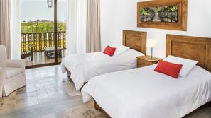 In-room safe, free WiFi, linens