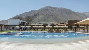 Outdoor pool, sun loungers