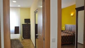 Cortinas opacas, camas supletorias (de pago), wifi gratis